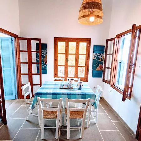 מלון Mediterranean In פרוטאראס